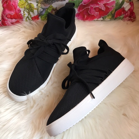 Steve Madden Shoes - Steve Madden black sneakers
